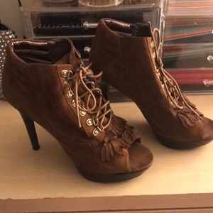 N.Y.L.A. Women’s bootie, size 9